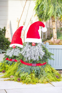 Sat Dec 06 Custom Gnome 251206151